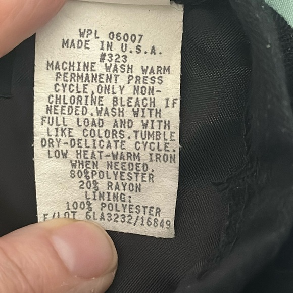 Lloyd New York Black Skirt, Back Slit, Back Zipper & Button, Lined, Size 8 - Picture 4 of 13